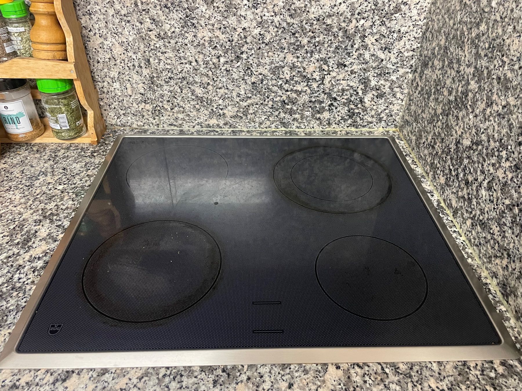 V-Zug Elettrodomestici da cucina: Vzug  Combair V600 Einbauherd mit Backofen – Usato da Churwalden venduto da Fortserj 2