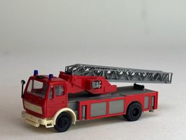 VE1- Preiser Mercedes Feuerwehr Leiterwagen