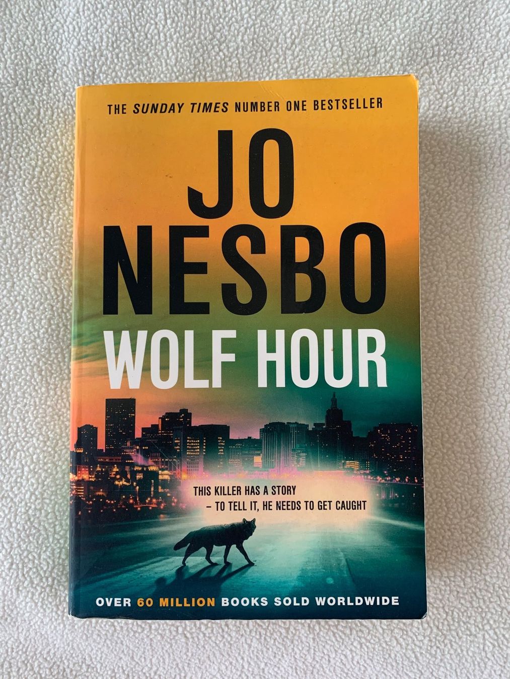 Bücher: Wolf Hour – Gebraucht aus Horgen von mag_scv9