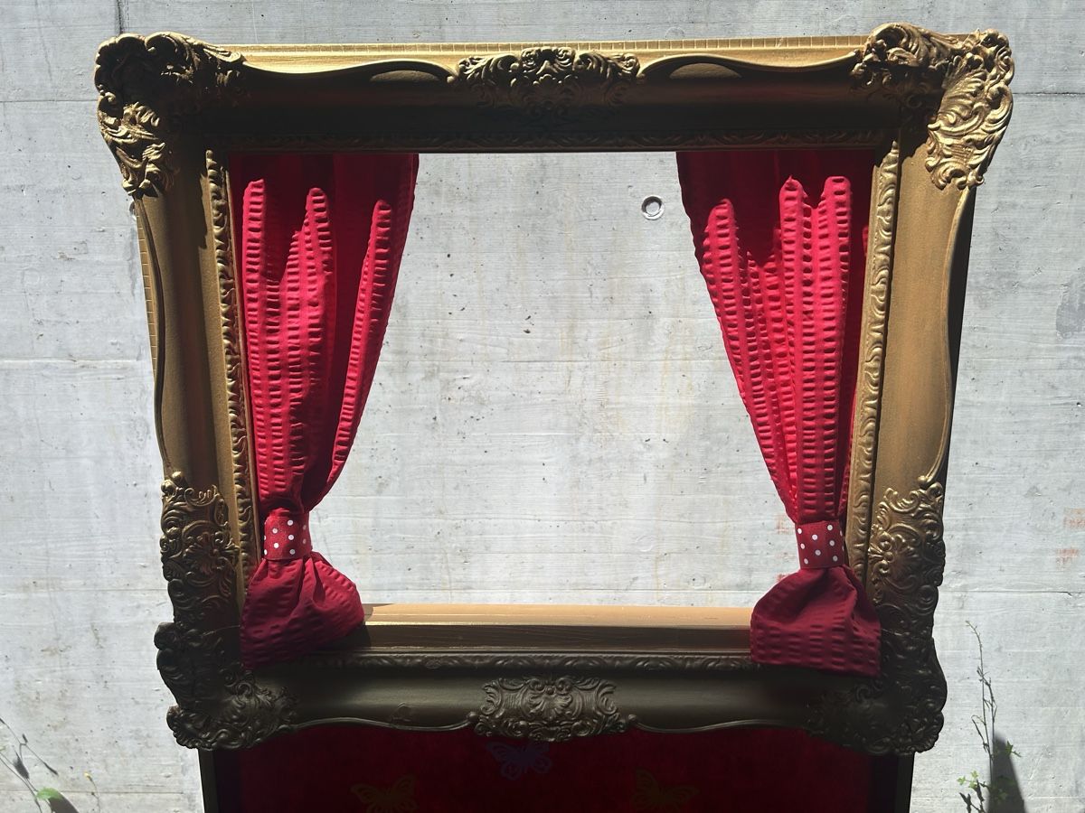 Giocattoli: Kasperlitheater  / Puppenspiel – Usato da Luzern venduto da Brunello123 2