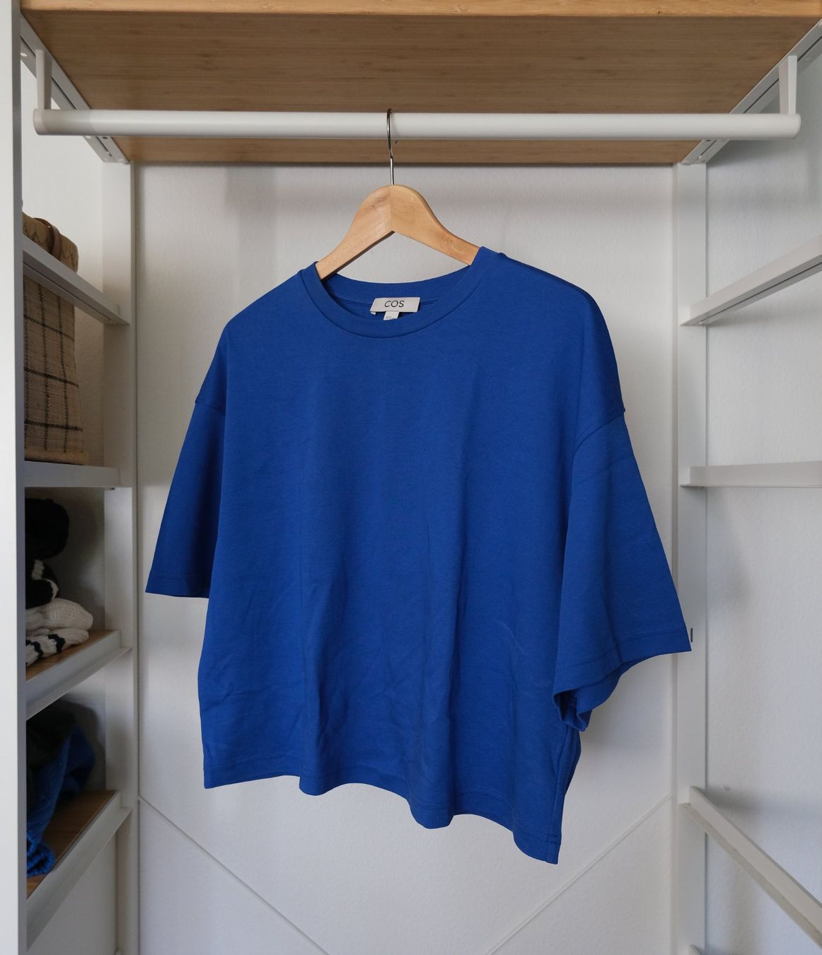 Cos T-shirt: COS cotton oversized tshirt – Usato da Zollikerberg venduto da lunavis