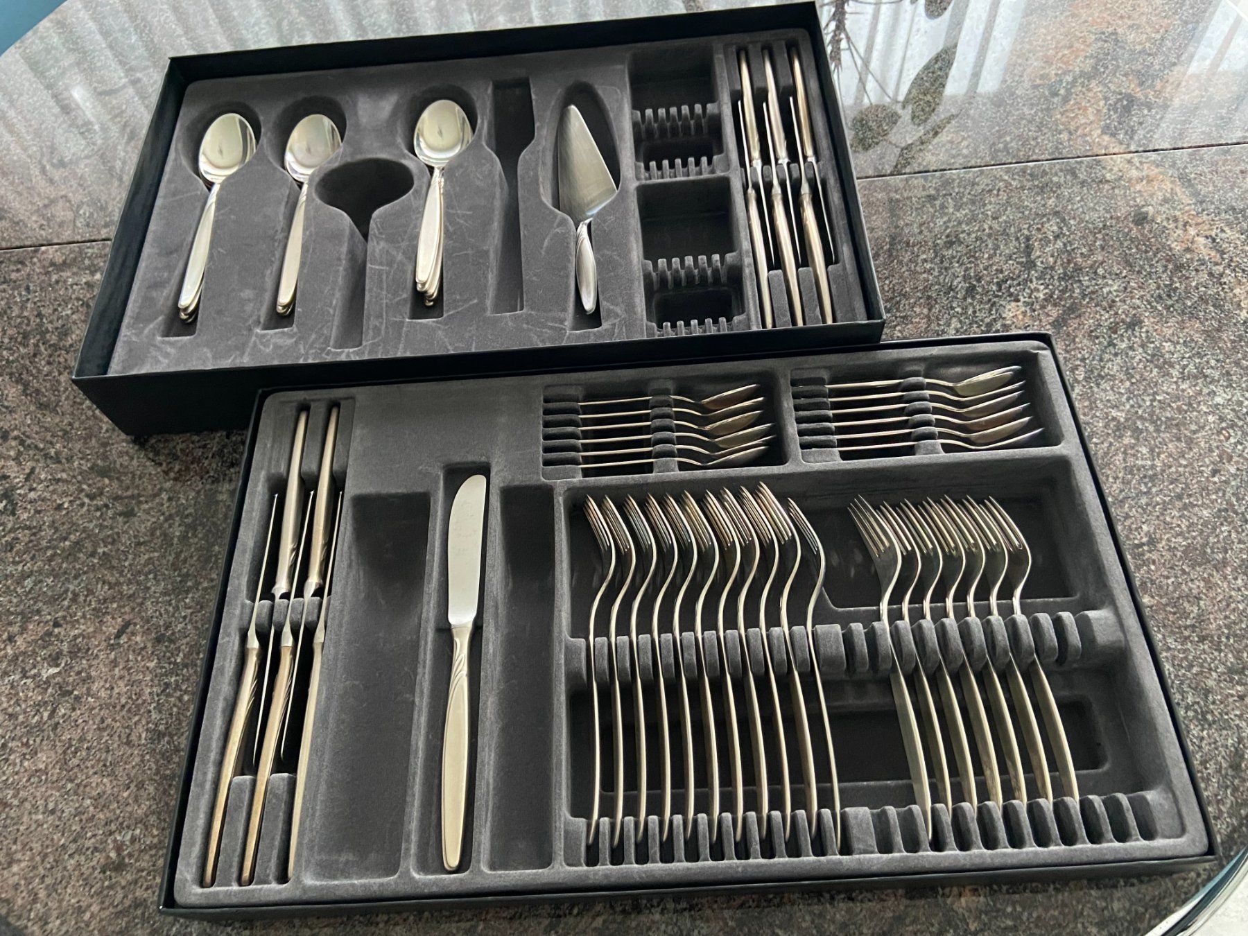 WMF Set di posate: Versilbertes Besteck-Set, zeitloses Design, 55-teilig – Nuovo (secondo la descrizione) da Uttigen venduto da dor_2jnw 2