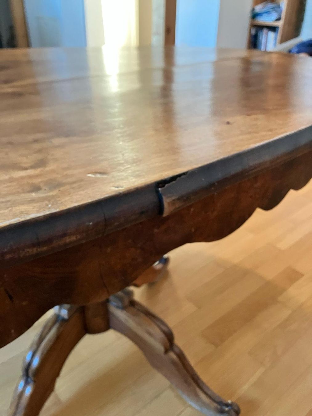 Tische: Ovaler Biedermeier-Tisch restaurationsbedürftig – Gebraucht aus Basel von Lugga 3