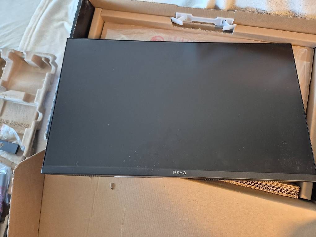 Monitor: Ecran PEAQ 24'' (neuf) – Nuovo e nell'imballaggio originale da Lausanne venduto da Assiralc7509 3