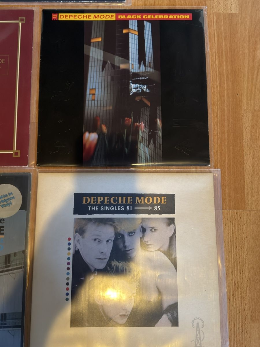 Dischi in vinile: Depeche Mode Vinyl Sammlung 5 LPs Violator Black Celebration – Usato da Muttenz venduto da Petar777 1