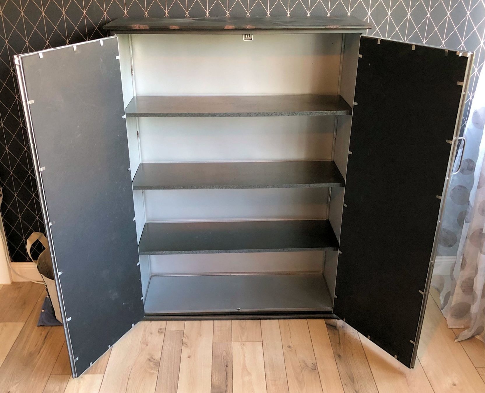 Armadi: Spiegelschrank-Kommode im Shabby Chic Style – Usato da Rüti ZH venduto da Jasna89 4