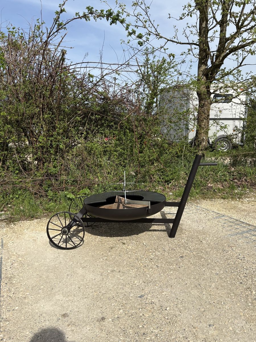 Griglie: fahrbare Feuerschale mit Grillring – Nuovo (secondo la descrizione) da Oberwil-Lieli venduto da metal-works 1