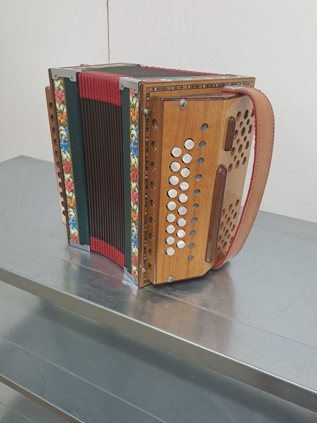 Strumenti musicali: schwyzerorgeli ton A – Usato da Villeneuve venduto da BibiVintage 4
