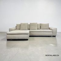 Beiges Ecksofa mit Bettfunktion und Stauraum