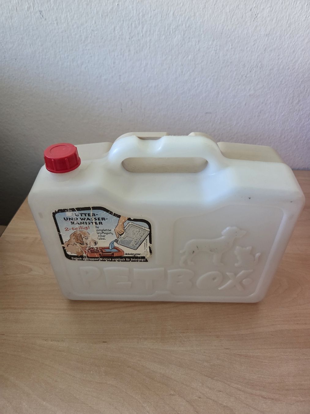 Mangimi: Hundefutter und Wasser Kanister Petbox  – Usato da Winterthur venduto da katzen07 1