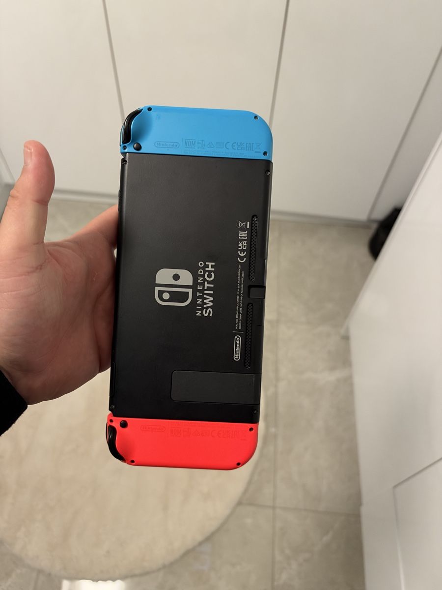 Nintendo Console: Nintendo Switch  – Usato da Rekingen AG venduto da ZubiL 2