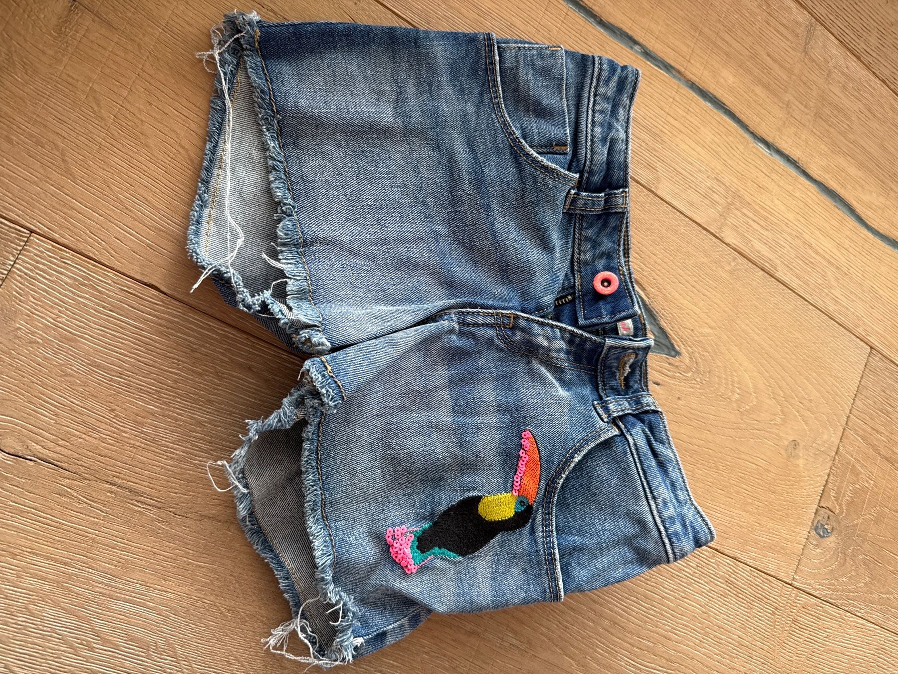 Billieblush Pantaloni: Billieblush Jeansshorts Gr. 8 – Usato da Himmelried venduto da Dievole