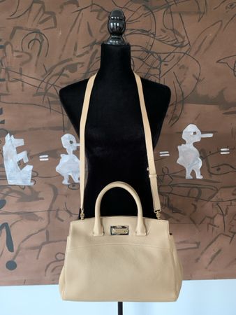 MAXMARA: Exklusive beige Leder-Handtasche, NP $ 1490.00