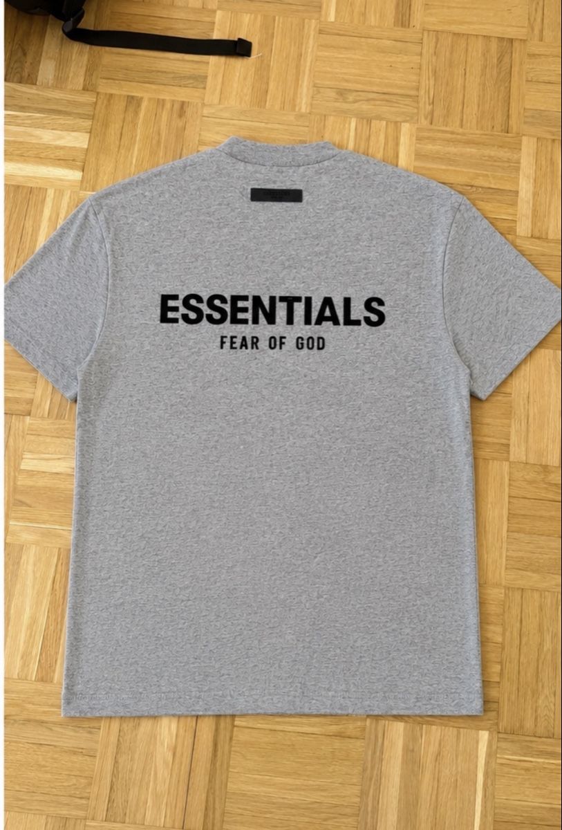 Fear of God T-Shirts: T-shirt essentials  – Neu und originalverpackt aus Muraz (Collombey) von mon_kfs5 1
