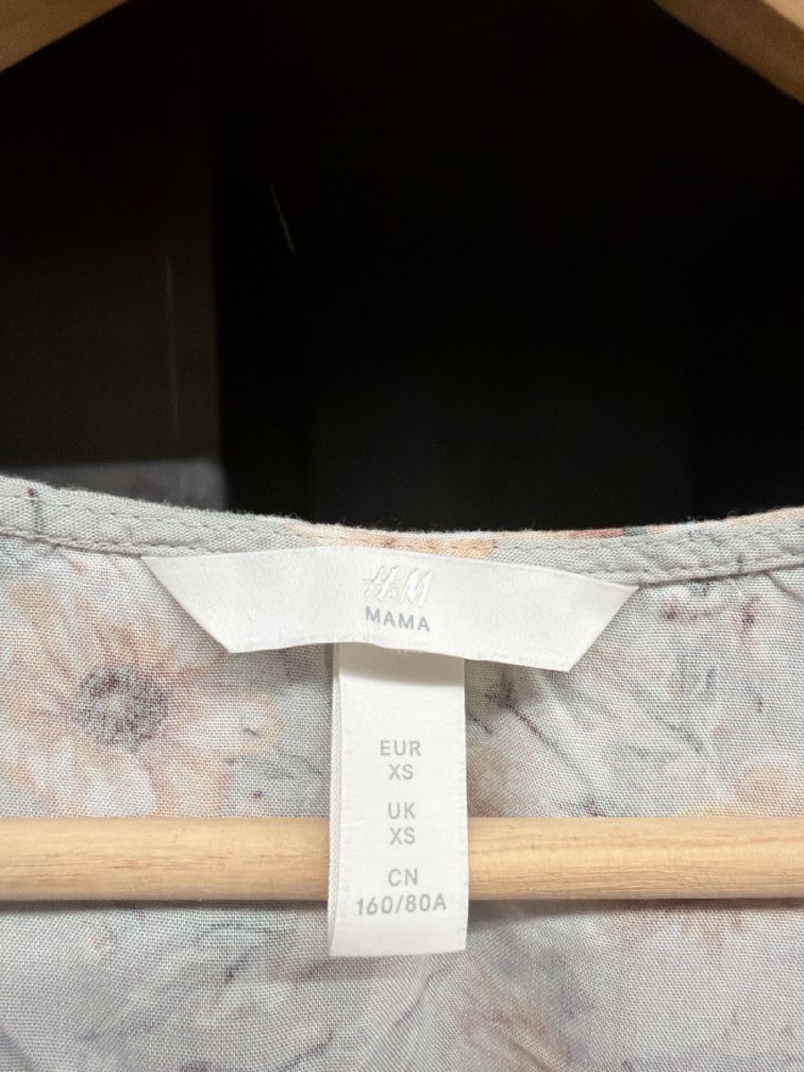 H&M Vestiti: Robe de grossesse H&M à fleurs XS – Usato da Küssnacht am Rigi venduto da amynilleuh 1