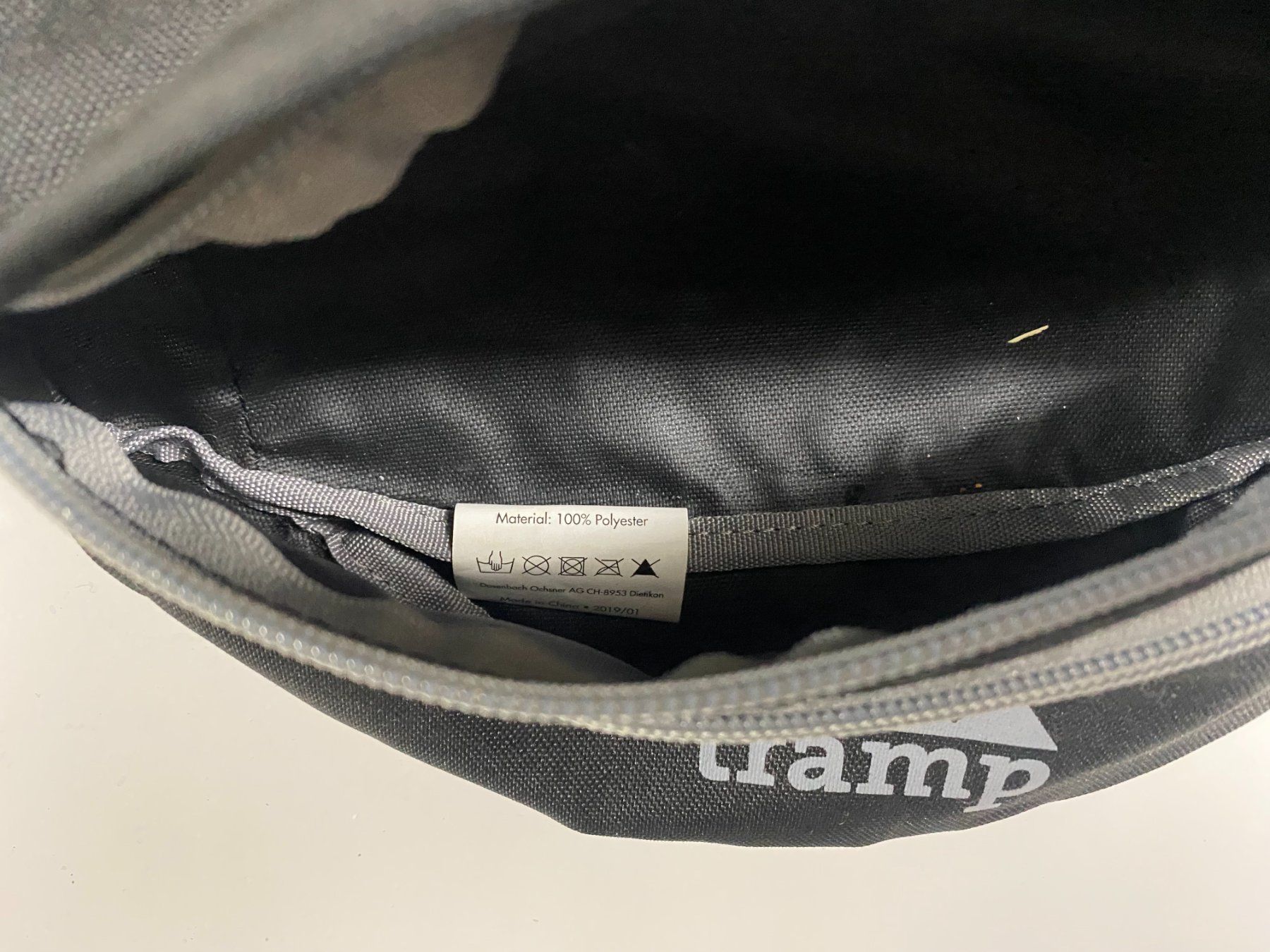 Taschen: Bauchtasche Big Tramp schwarz . Neu – Neu (gemäss Beschreibung) aus Zunzgen von Sy-Ma 2