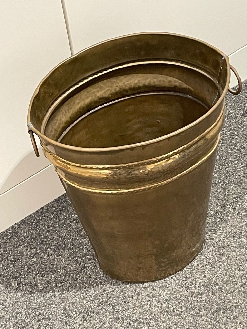 Altri mobili per ufficio: Vintage Schirmständer aus Messing – Usato da Zürich venduto da plumita 4