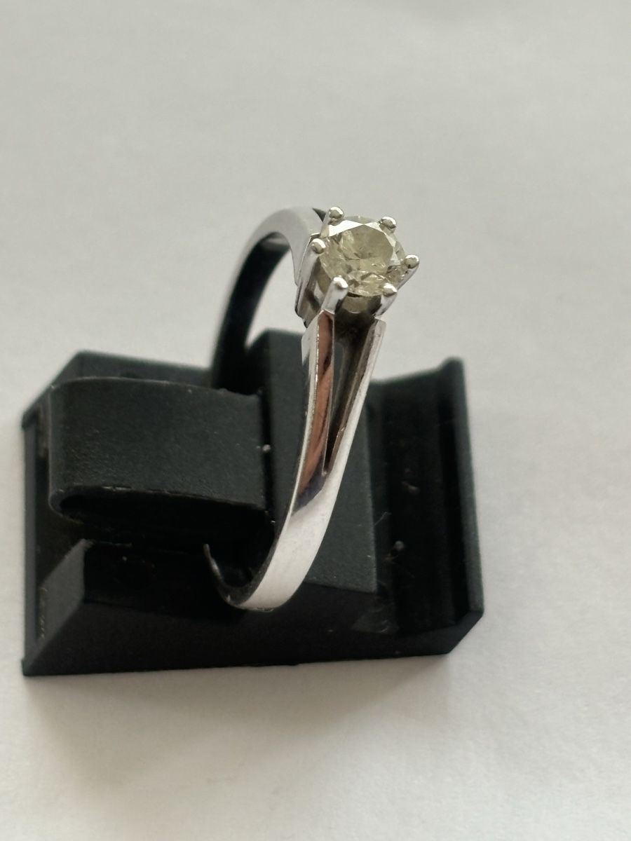 Anelli: Ring Weissgold / Diamant 18 Karat – Usato da Langnau am Albis venduto da flusspflege 3