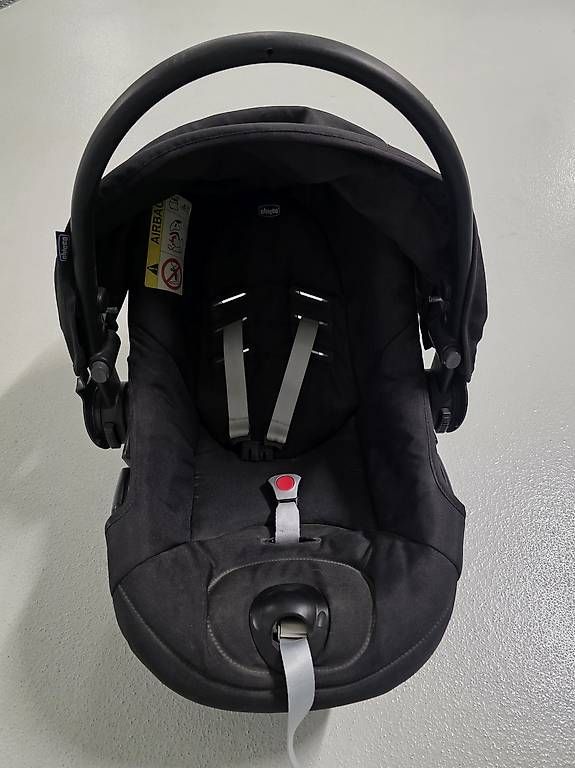 Maxi-Cosi Sièges auto: Chicco Babyschale / Maxi-Cosi 013 kg – D'occasion à Embrach par sch_vd7b 2