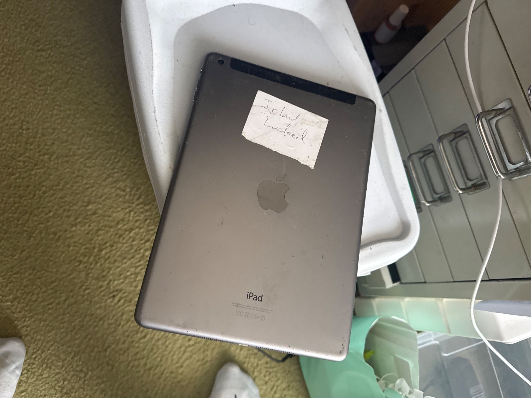 Apple Tablet PC: Ipad Air - A1475 - icloude - Display gut!!! – Difettoso da Olten venduto da HoYa01 1