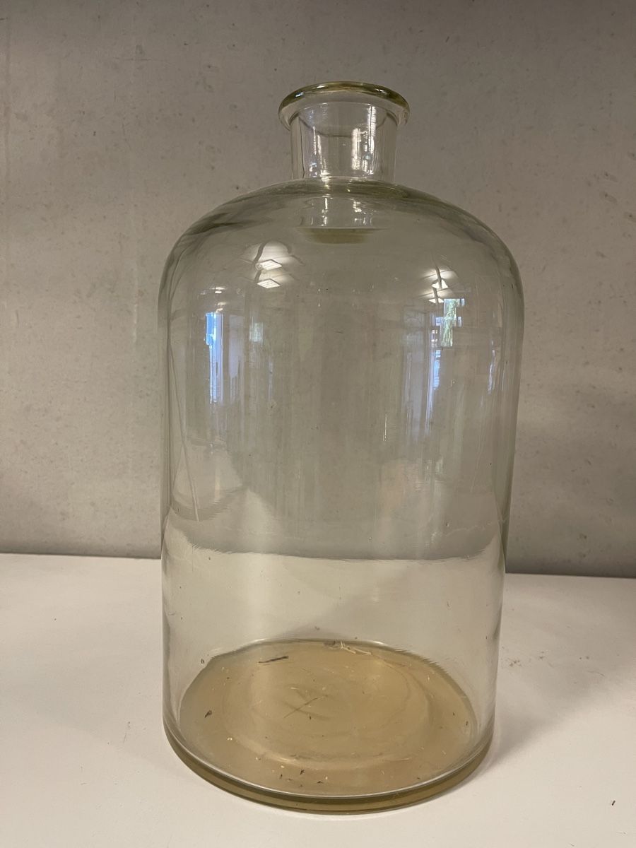 Bicchieri: Grosses Apothekerglas, transparent – Usato da St. Gallen venduto da fundstaette 3