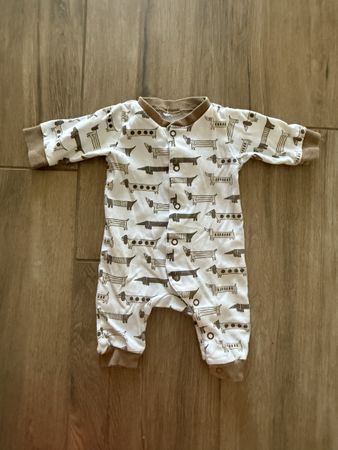 Baby Strampler mit Dackel Motiv Grösse 56/62