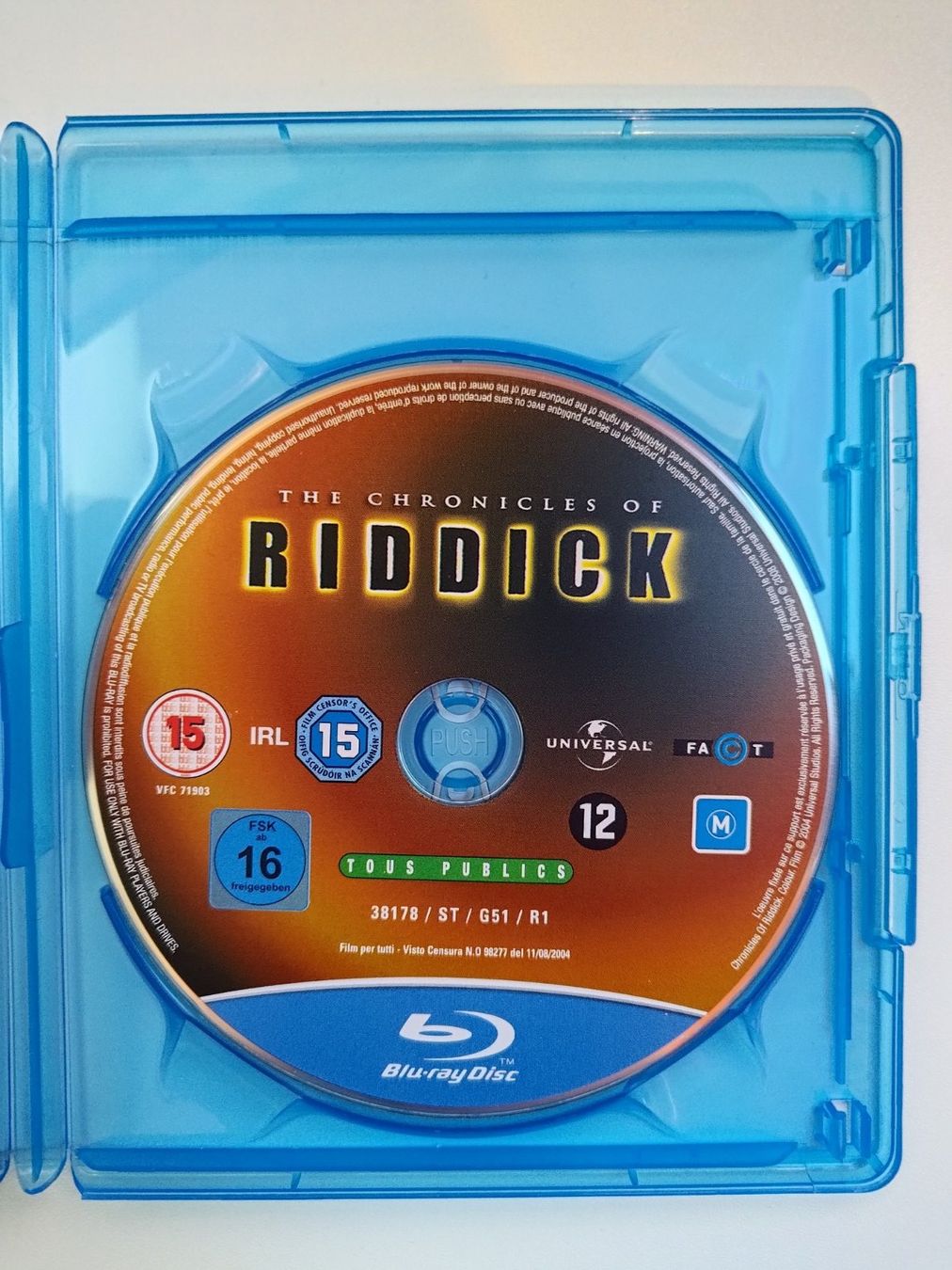 Tutti i DVDs: Riddick - Chroniken eines Kriegers – Usato da Liestal venduto da Kratzilla 1