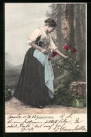 Junge Frau in Appenzeller Tracht mit Blu