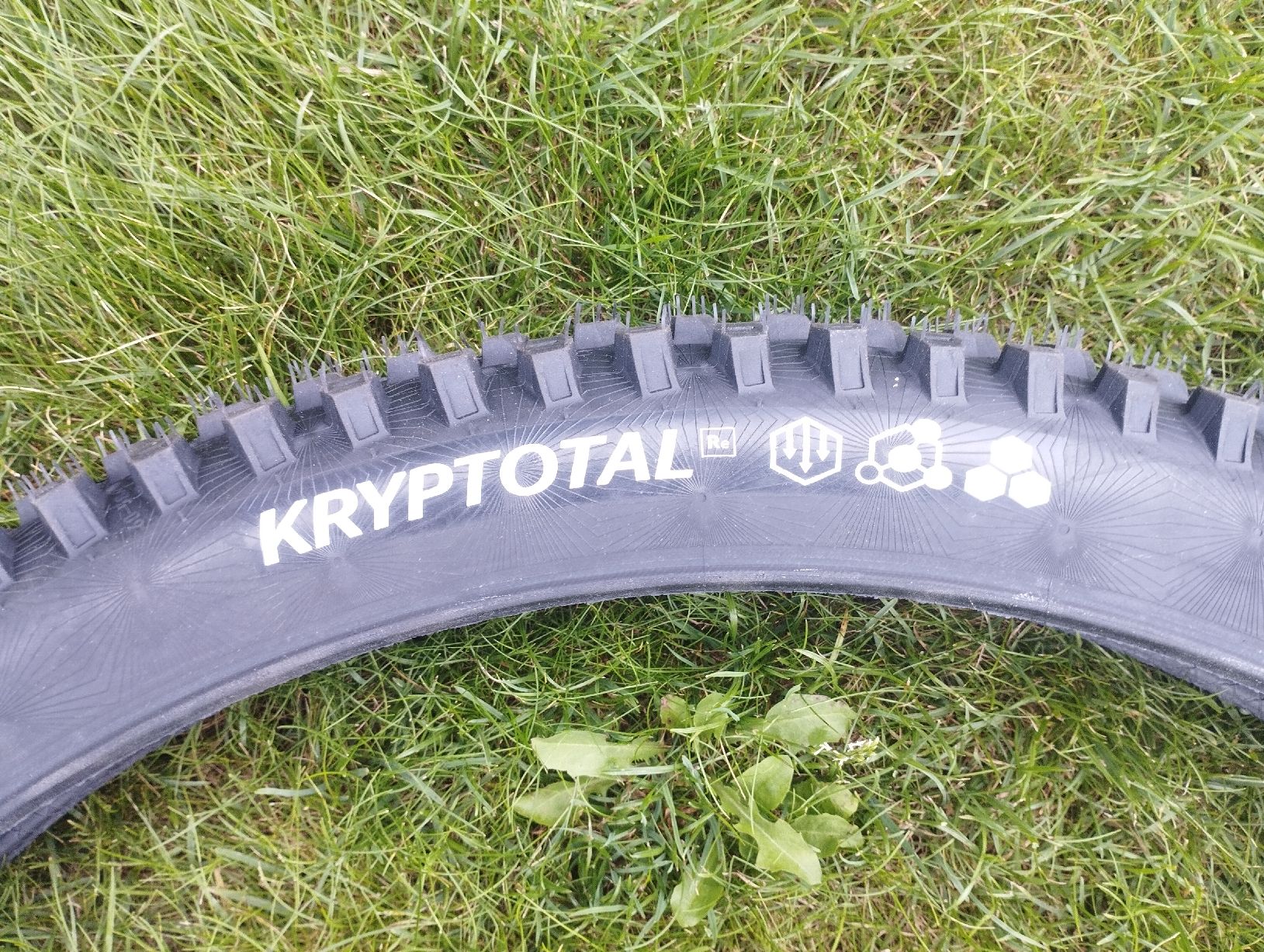 Pneus & Roues: 2x Conti MTB Reifen  – Neuf (Voir description) à Schwanden GL par Ruaesstili 1