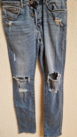 Jeans von H&M, Denim 32/32 Skinny (mit kleinem Defekt)
