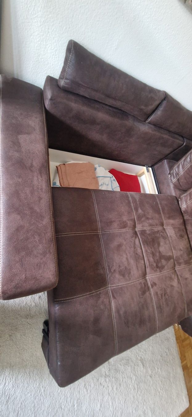 Divani: Grosses Eck-Schlafsofa mit Topper & 2x Stauraum – Usato da Richterswil venduto da mku_6ckz 2