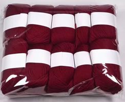 10 Knäuel weinrotes, weiches Strickgarn