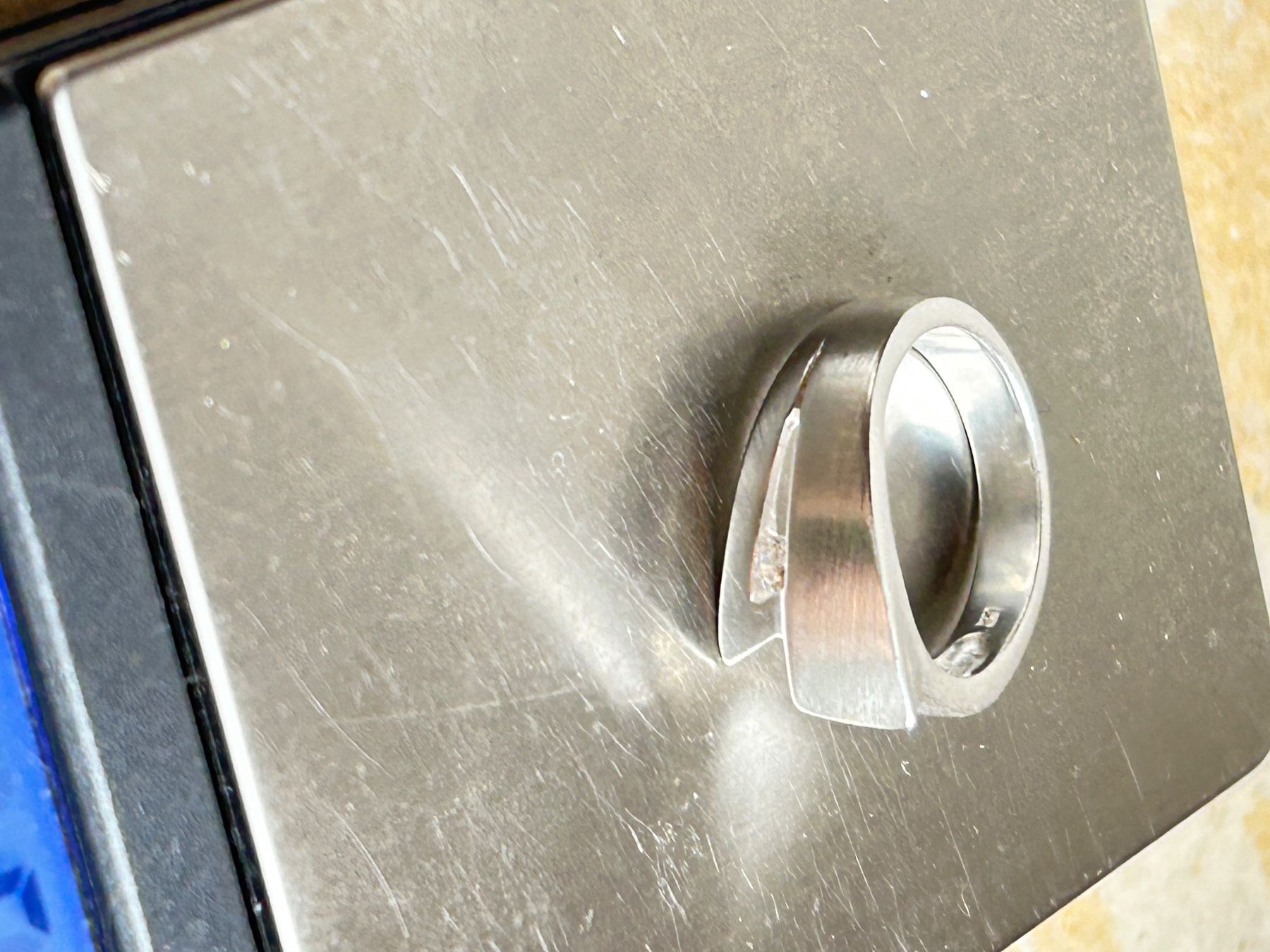 Anelli: Silberring mit Zirkonia Stein ABSTRAKT – Usato da Laufen venduto da belleskulptur 5