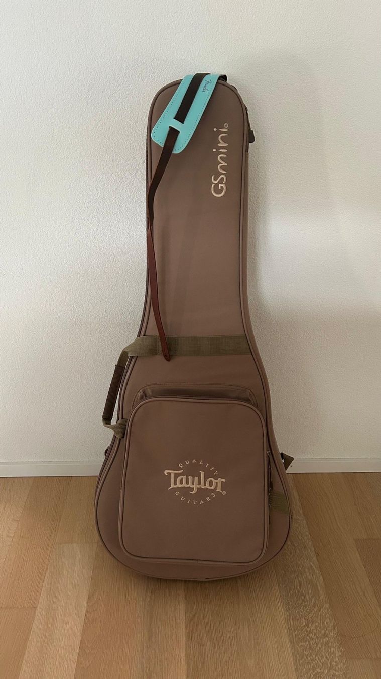 Taylor Musikinstrumente: Gitarre - Taylor GS Mini-e Koa w/OGB – Neu (gemäss Beschreibung) aus Kreuzlingen von kev_fp8k 3