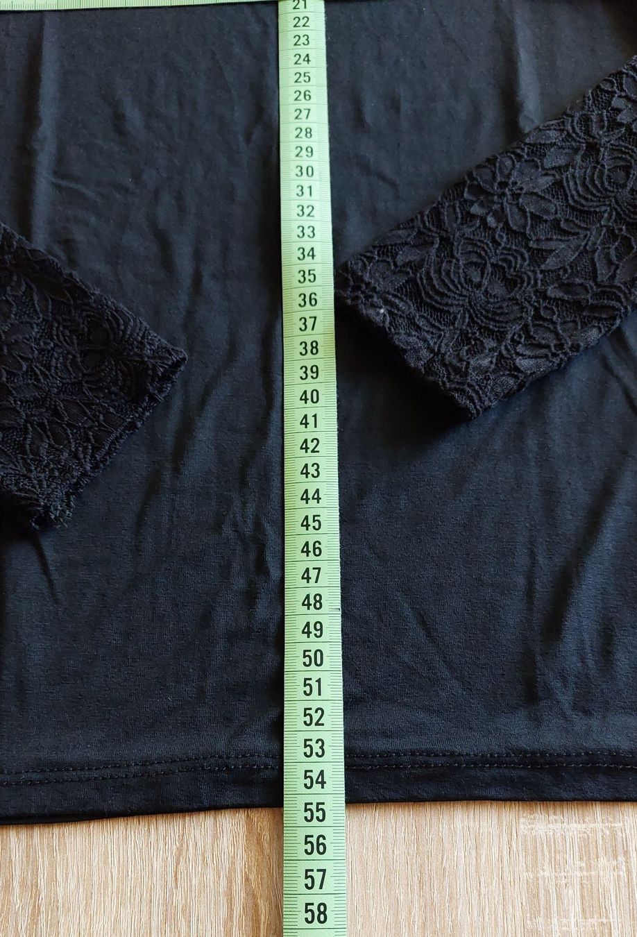 T-shirt: Schickes schwarzes Langarmshirt mit Spitze, Grösse M – Usato da Zollikofen venduto da Blackie 3