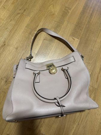 Sac à main rose Michael Kors 