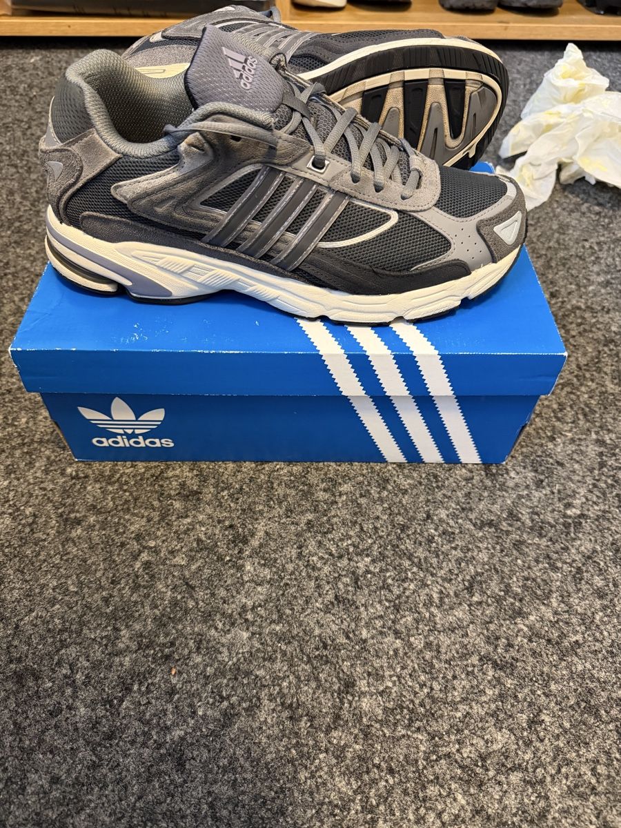 Adidas Chaussures hommes: Adidas Response CL Sneakers – D'occasion à Bern par dem_7d5z 1