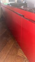 grosses, rotes Sideboard