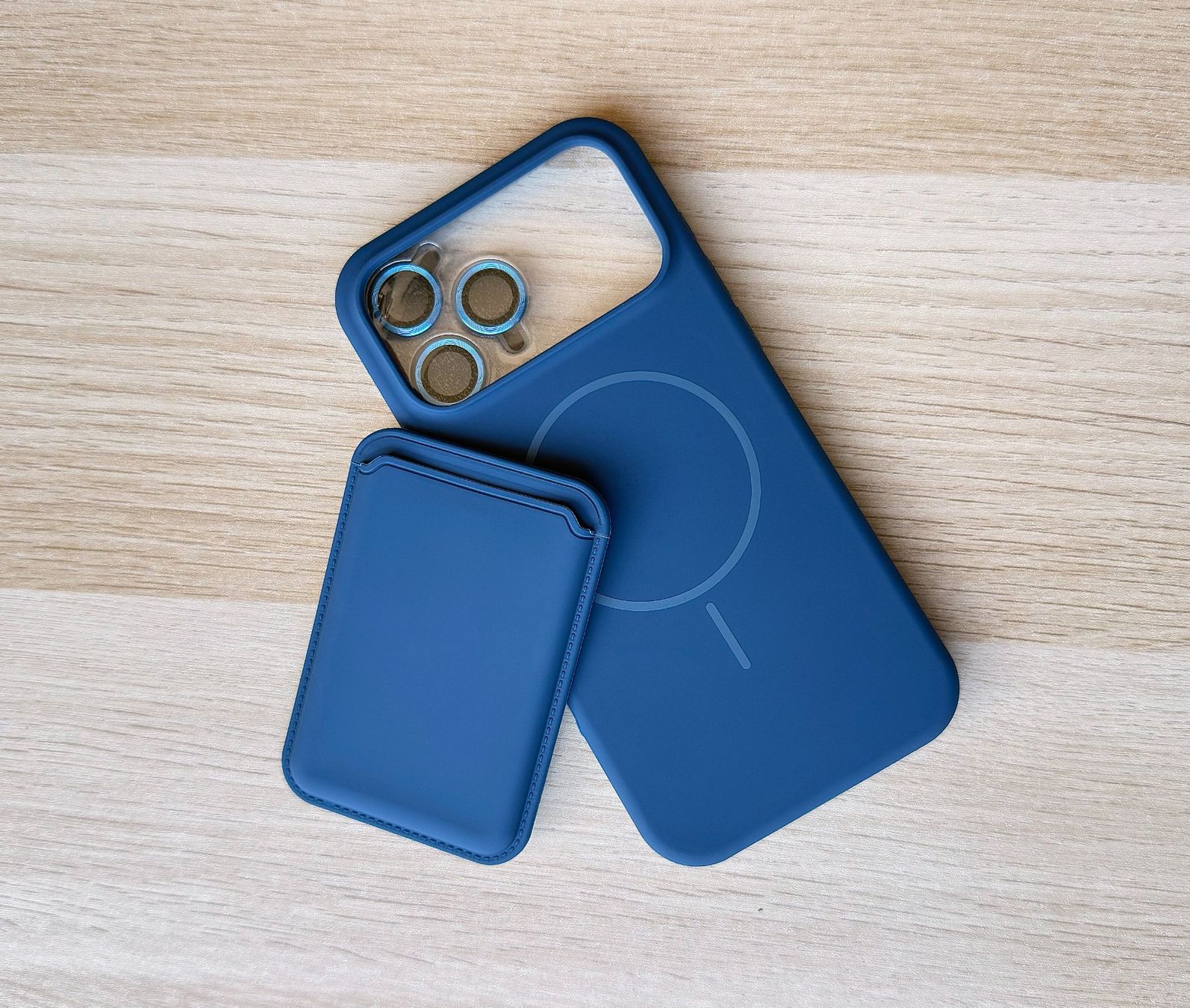 Apple Covers & Schutzfolien: Coque iPhone 17 Pro Max MagSafe avec Porte-Cartes – Neu und originalverpackt aus Thônex von Suisse.Shopping 5