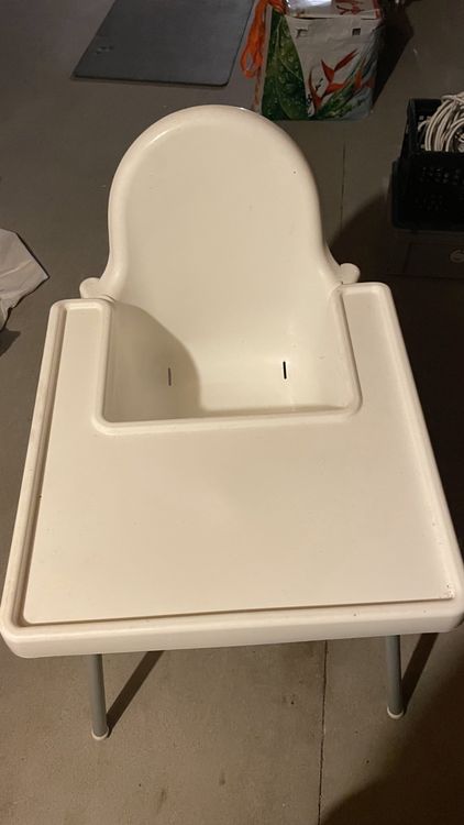Kinderstuhl mit Tisch 2