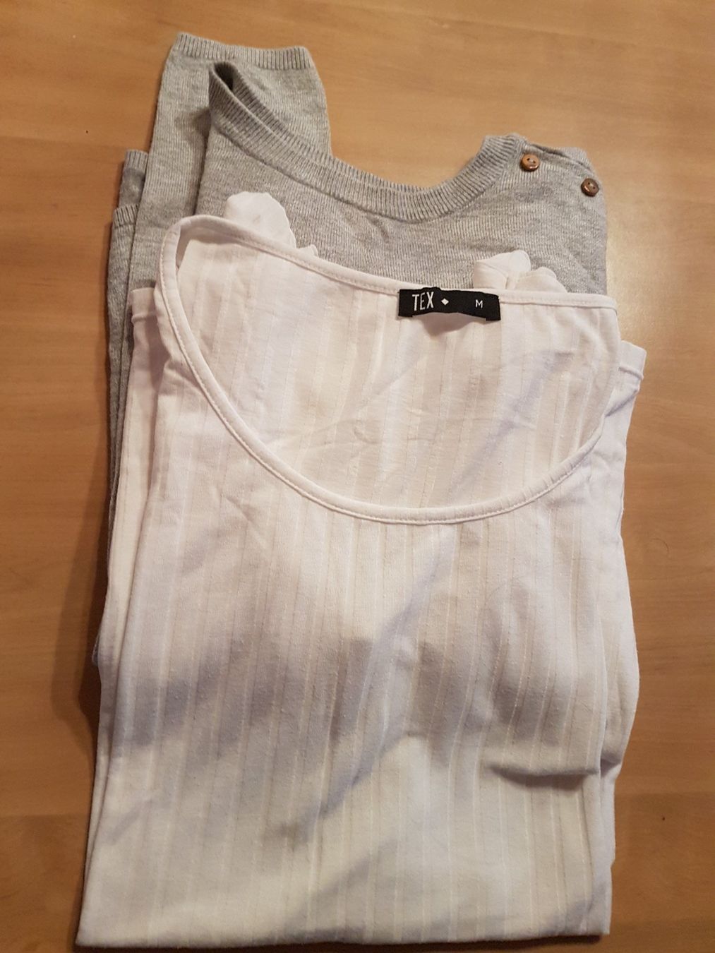 Pulls & Sweat-shirts: Pull - t-shirt taille M marques Ift et Tex (2) – D'occasion à Villiers par san_jn5w 6
