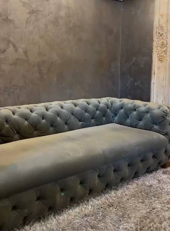 Kare Sofas: KARE Chesterfield-Sofa  Samt – Gebraucht aus Sempach von sarahlovesummer 2