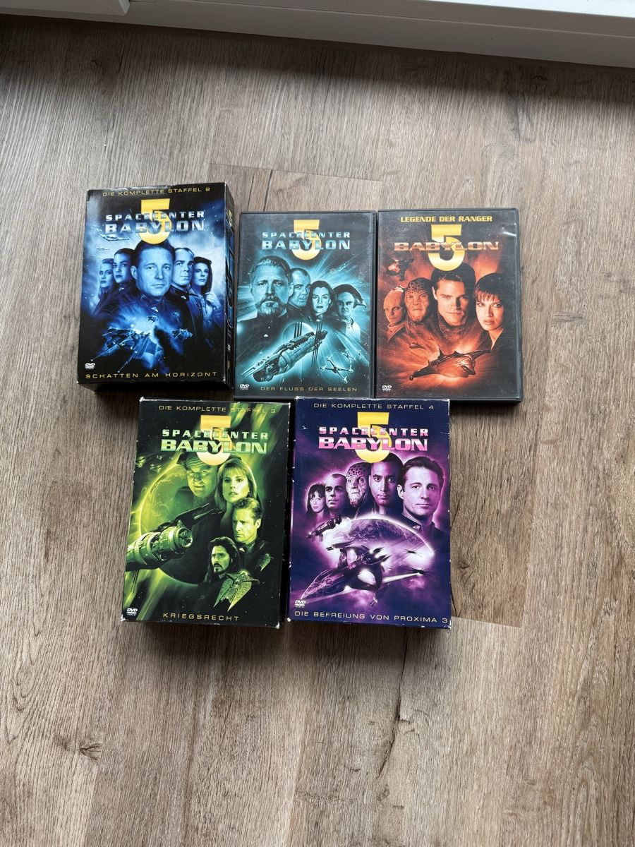 Tutti i DVDs: Babylon 5 Sammlung (DVD) – Usato da Gerlafingen venduto da jan_dlt9