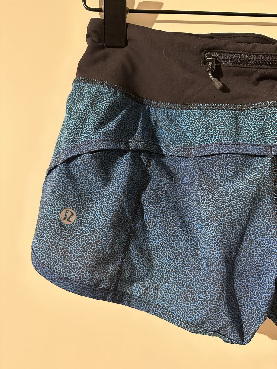 Lululemon Pantaloni: lululemon running short size 2/EU34 – Usato da bözberg venduto da amy_7wz8 2