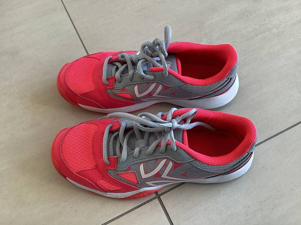 Scarpe per ragazzi: Chaussures de tennis Artengo taille 35 – Usato da Prangins venduto da ann_5ngr 1