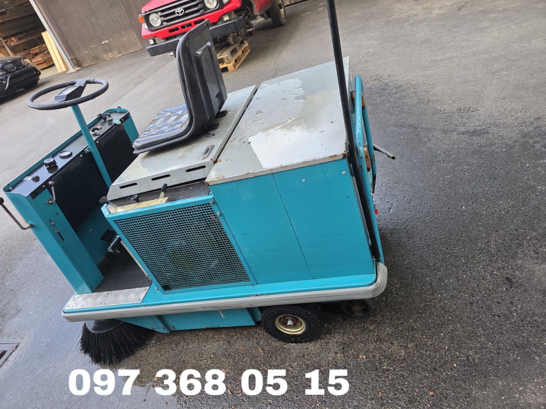 Wetrok Tutte le macchine: Kehrmaschine /Putzmaschine – Usato da Studen BE venduto da krugle 4