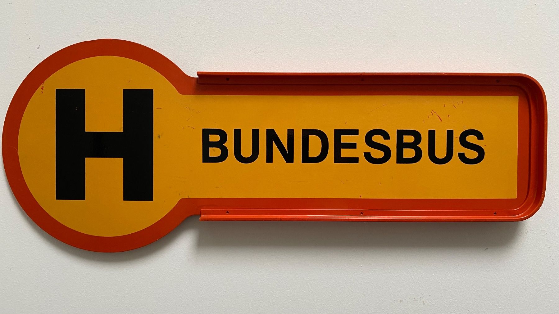 Insegne: Emailschild BUNDESBUS – Usato da Basel venduto da ota_2f9m