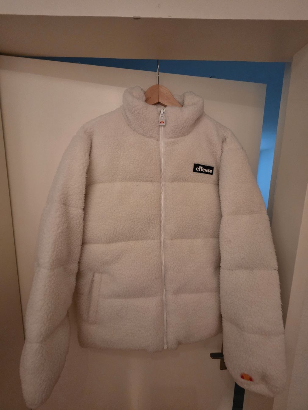 Ellesse Jacken: Teddy Jacke Gr. 38 weiss Ellesse – Gebraucht aus Urdorf von Aila258