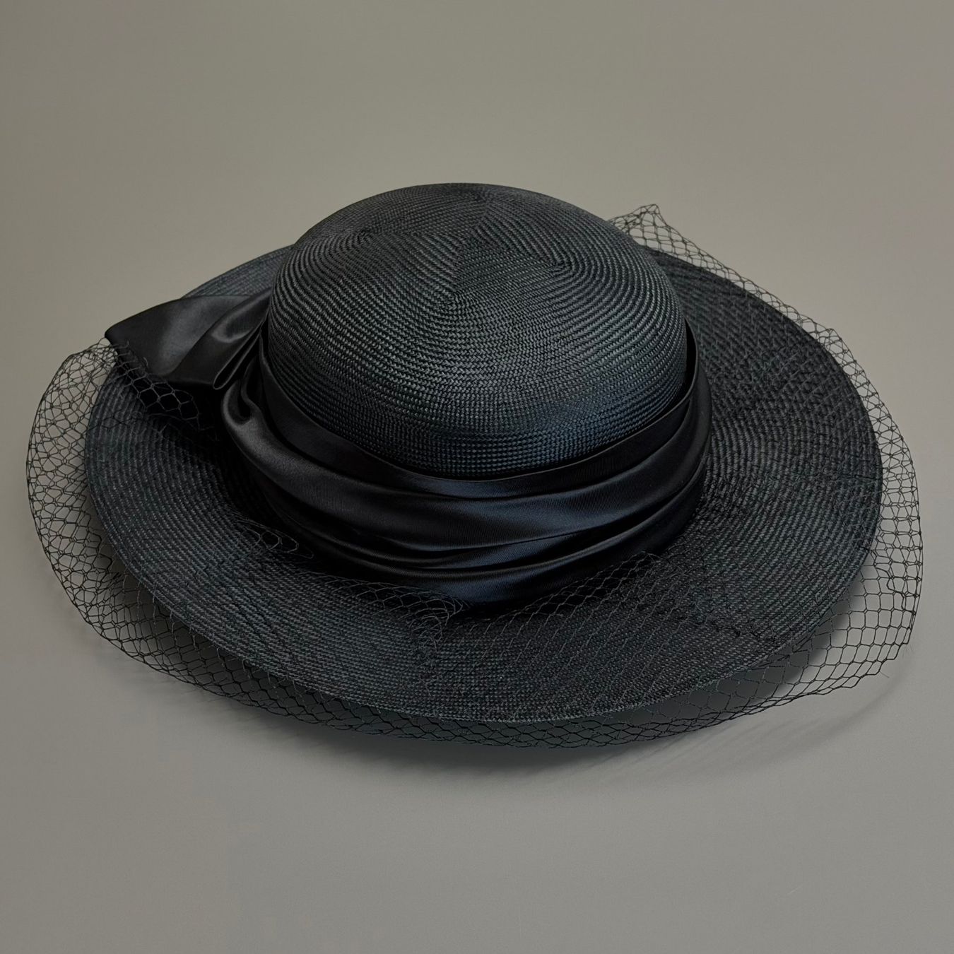 Chapeaux, bonnets & casquettes: eleganter Strohhut Damen schwarz – D'occasion à Siebnen par 67es