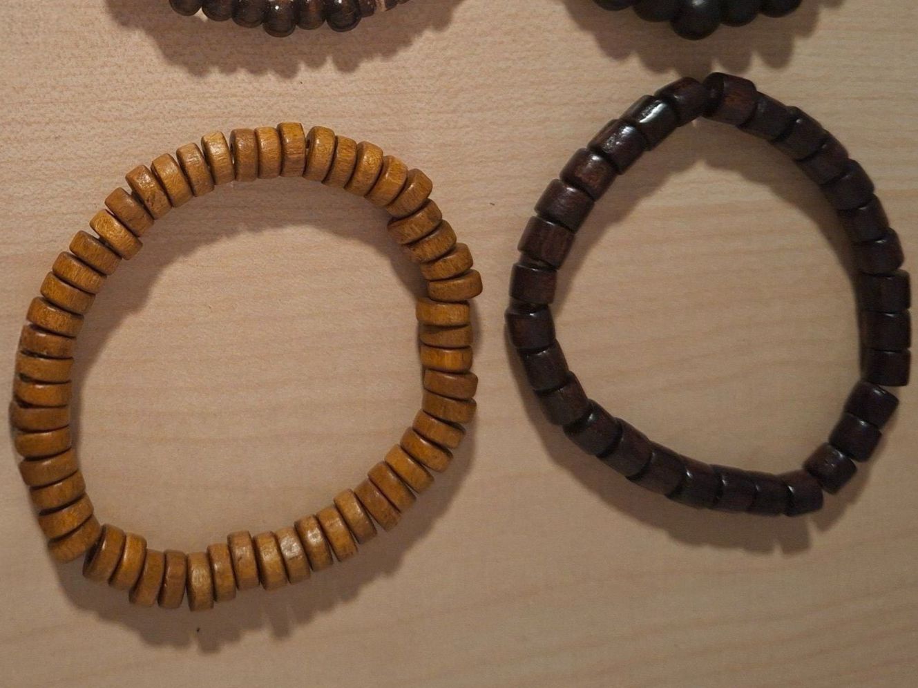 Armbänder & -reifen: 2 schöne Armbänder Neuwertig – Neu (gemäss Beschreibung) aus Reinach AG von nicki024
